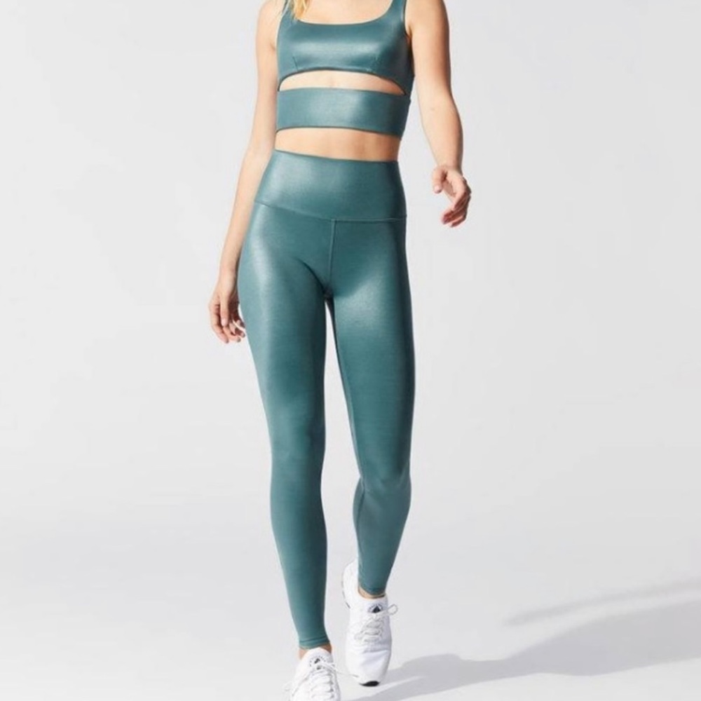 MATCHING SET - ALO Yoga Seagrass Shine - Slit Bra & 7/8 High Waist Leggings